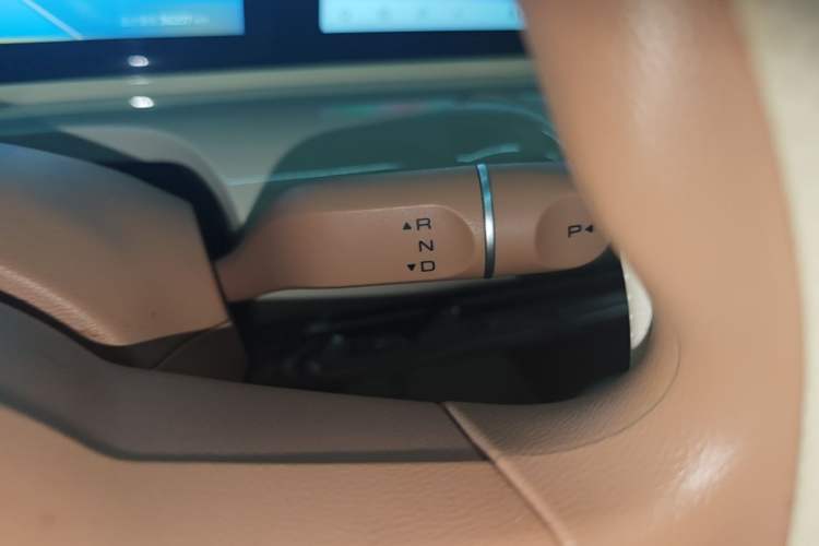 Used Wuling Bingo 2025 333 km Lingxi Connected Version Gear Lever