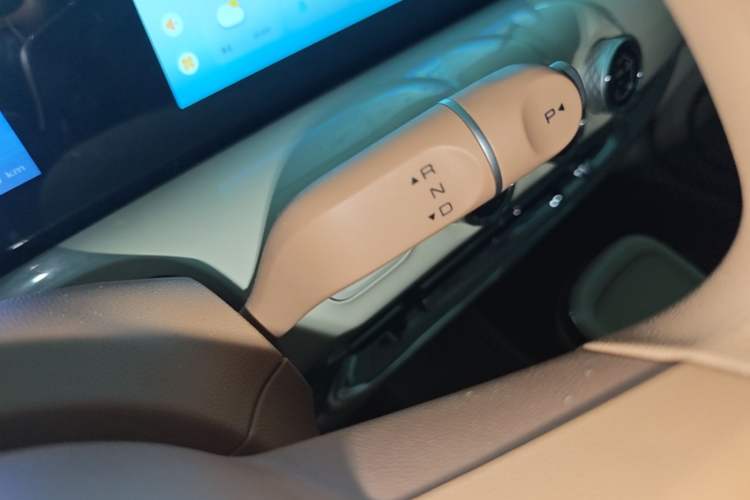 Used Wuling Bingo 2025 333 km Lingxi Deluxe Edition Gear Lever
