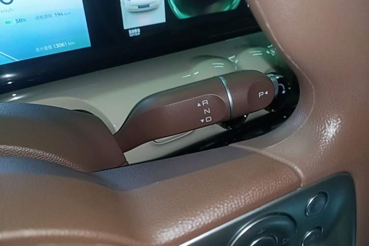 Used Wuling Bingo 2025 333 km Lingxi Connected Version Gear Lever