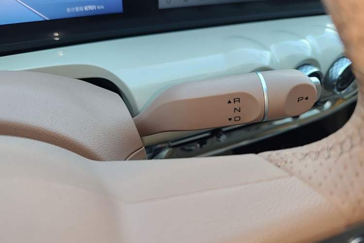 Used Wuling Bingo 2025 333 km Lingxi Deluxe Edition Gear Lever