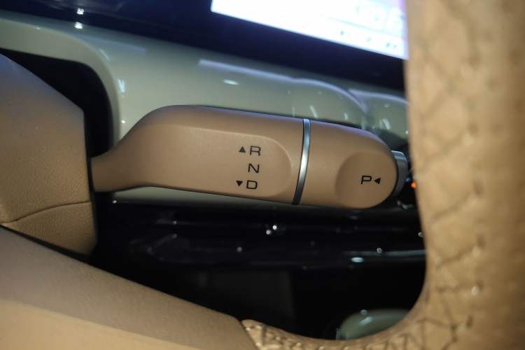Used Wuling Bingo 2025 410 km Lingxi Deluxe Edition Gear Lever