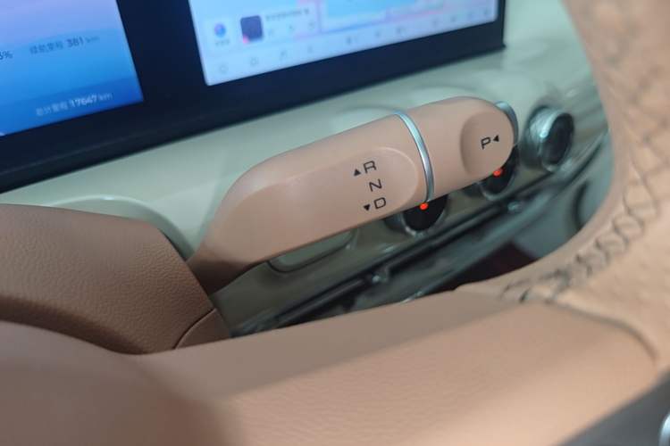 Used Wuling Bingo 2025 410 km Lingxi Deluxe Edition Gear Lever