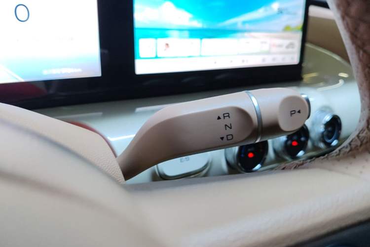 Used Wuling Bingo 2025 333 km Lingxi Deluxe Edition Gear Lever