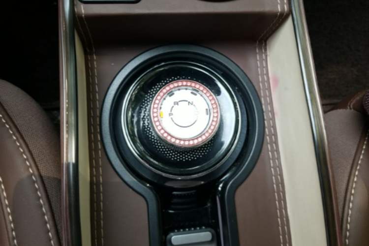 Used Wuling Bingo 2025 333 km Lingxi Connected Version Gear Lever