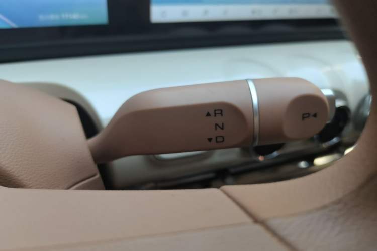 Used Wuling Bingo 2025 333 km Lingxi Connected Version Gear Lever