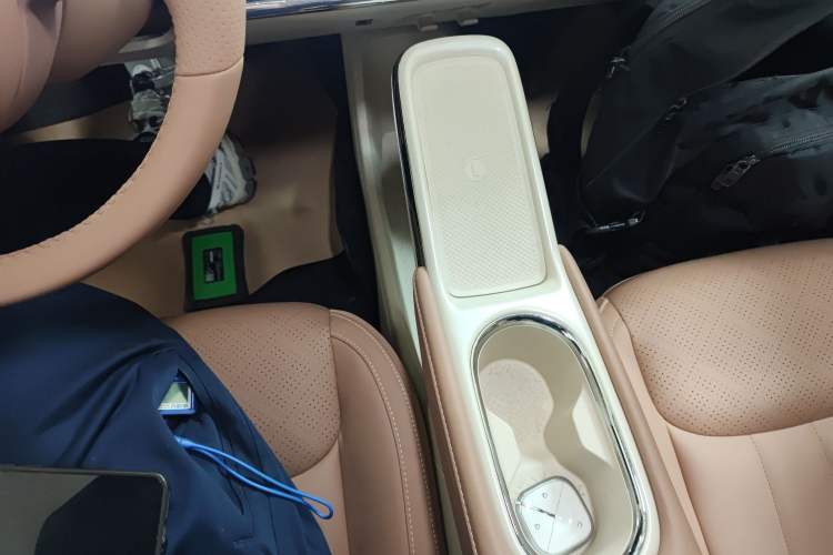 Used Wuling Bingo 2025 333 km Lingxi Deluxe Edition Gear Lever