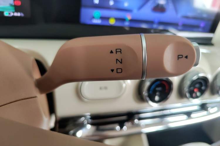 Used Wuling Bingo 2025 333 km Lingxi Connected Version Gear Lever
