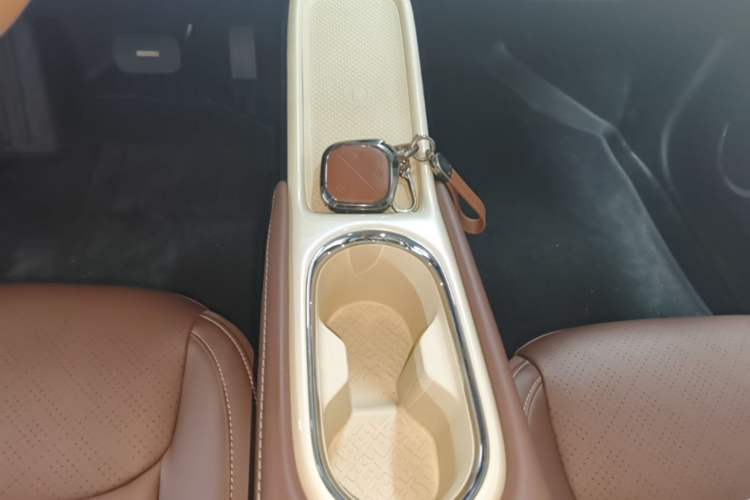Used Wuling Bingo 2025 333 km Lingxi Connected Version Gear Lever