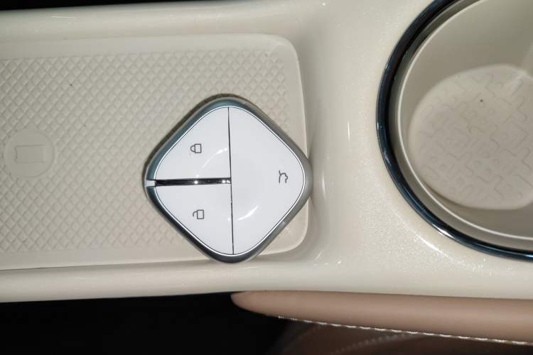 Used Wuling Bingo 2025 333 km Enjoyment Version Interior 1