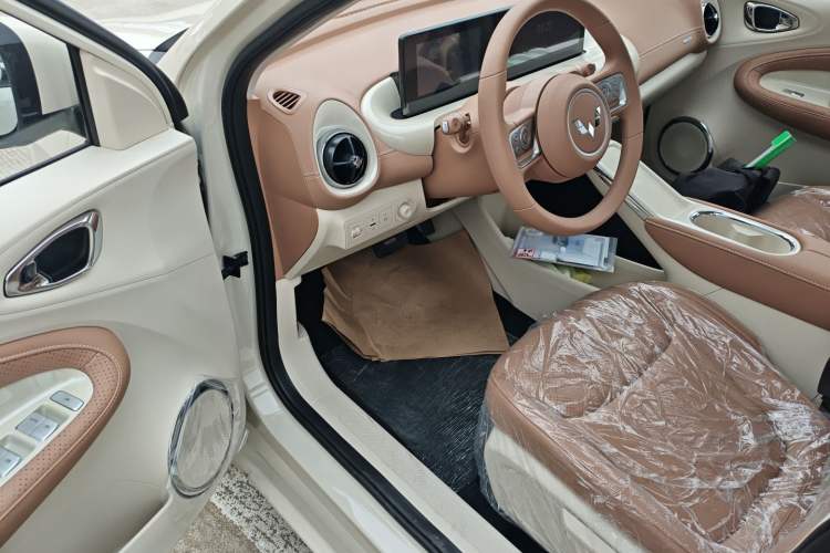 Used Wuling Bingo 2025 333 km Lingxi Connected Version Interior 3
