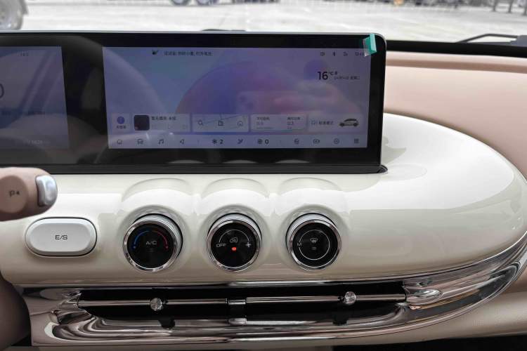 Used Wuling Bingo 2025 333 km Lingxi Deluxe Edition Interior 3