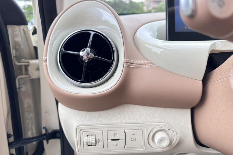 Used Wuling Bingo 2025 333 km Lingxi Connected Version Interior 6