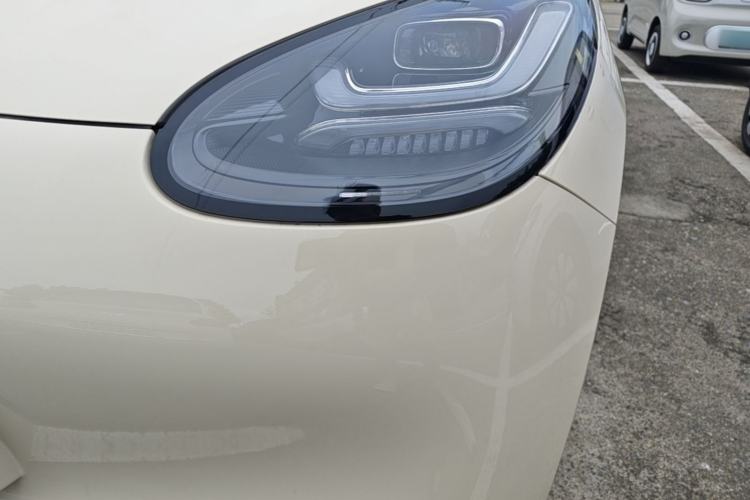 Used Wuling Bingo 2025 333 km Lingxi Connected Version Left Front Headlight