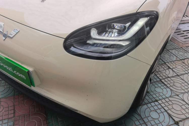 Used Wuling Bingo 2025 333 km Lingxi Connected Version Left Front Headlight