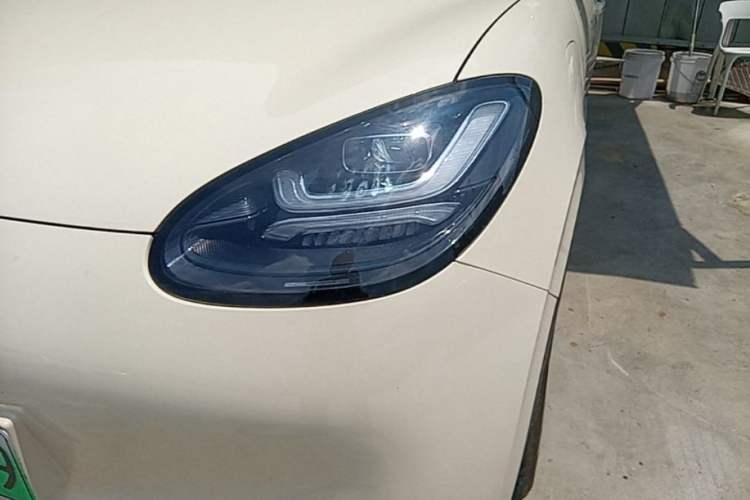 Used Wuling Bingo 2025 333 km Lingxi Connected Version Left Front Headlight