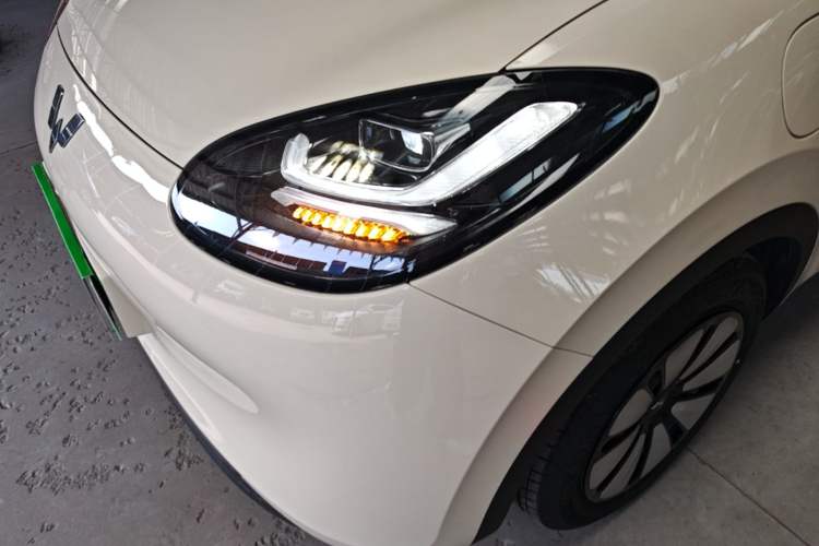 Used Wuling Bingo 2025 410 km Lingxi Deluxe Edition Left Front Headlight