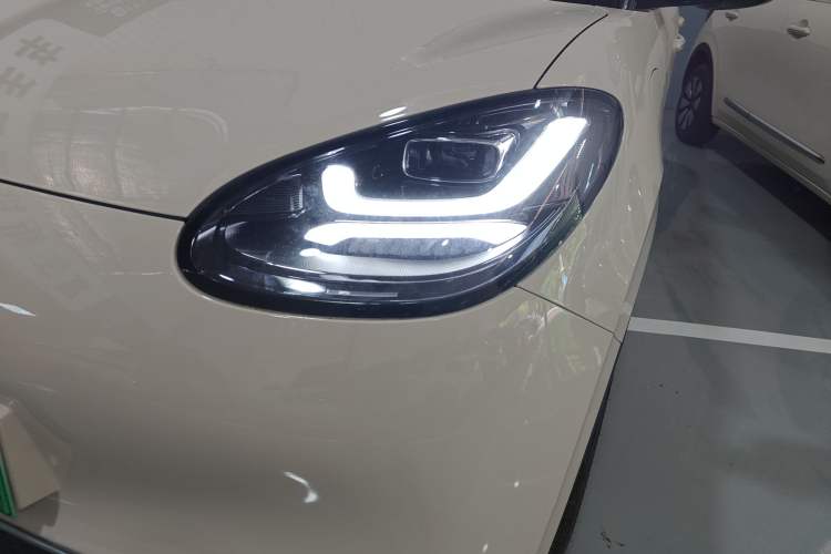 Used Wuling Bingo 2025 333 km Lingxi Connected Version Left Front Headlight