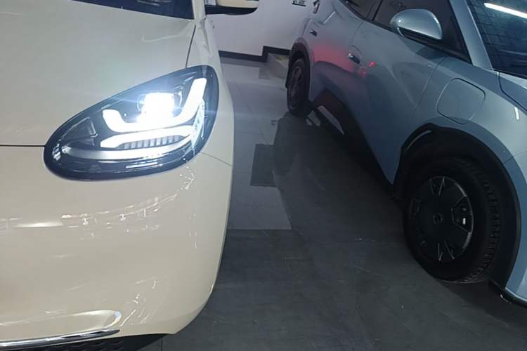Used Wuling Bingo 2025 333 km Lingxi Connected Version Left Front Headlight