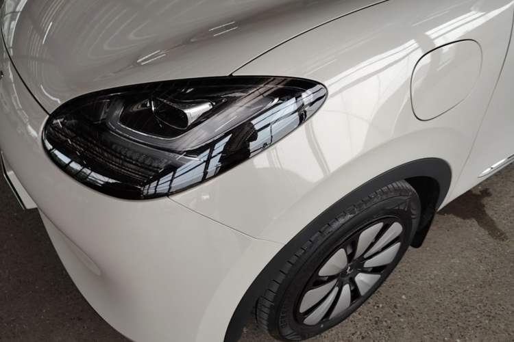 Used Wuling Bingo 2025 333 km Lingxi Connected Version Left Front Headlight