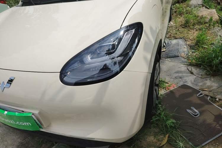 Used Wuling Bingo 2025 333 km Lingxi Connected Version Left Front Headlight