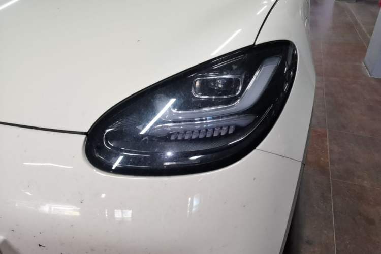 Used Wuling Bingo 2025 333 km Lingxi Connected Version Left Front Headlight