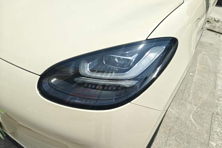 Used Wuling Bingo 2025 333 km Lingxi Connected Version Left Front Headlight