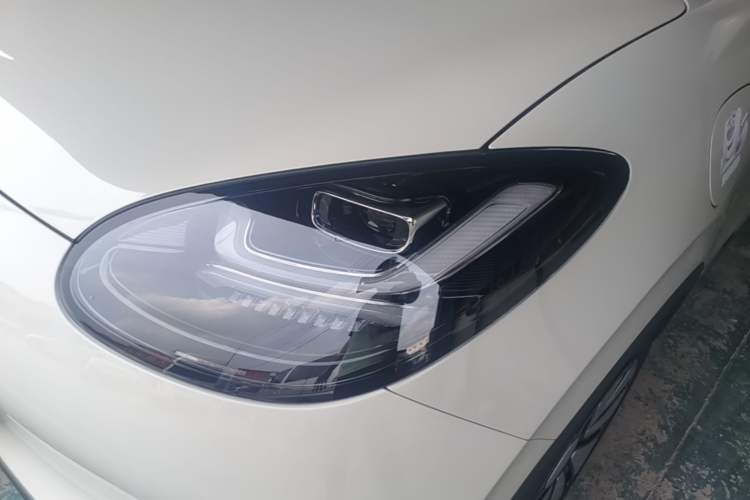 Used Wuling Bingo 2025 333 km Lingxi Connected Version Left Front Headlight