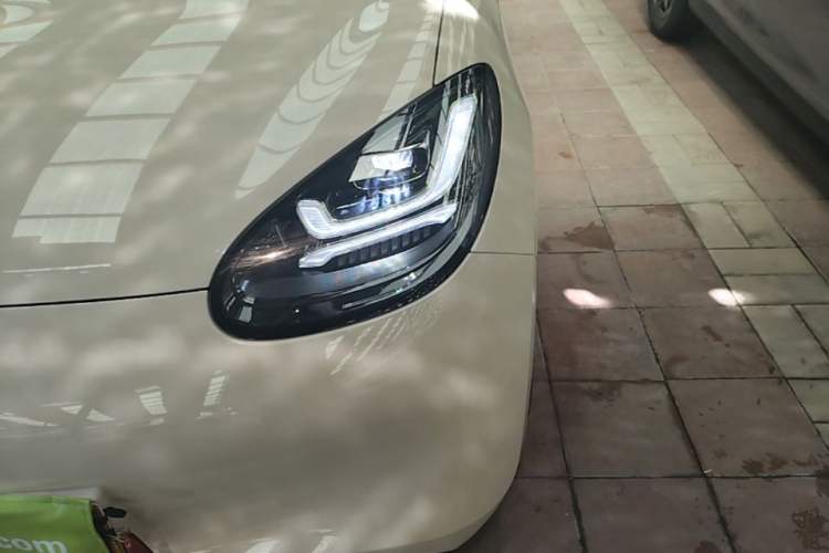 Used Wuling Bingo 2025 333 km Lingxi Connected Version Left Front Headlight