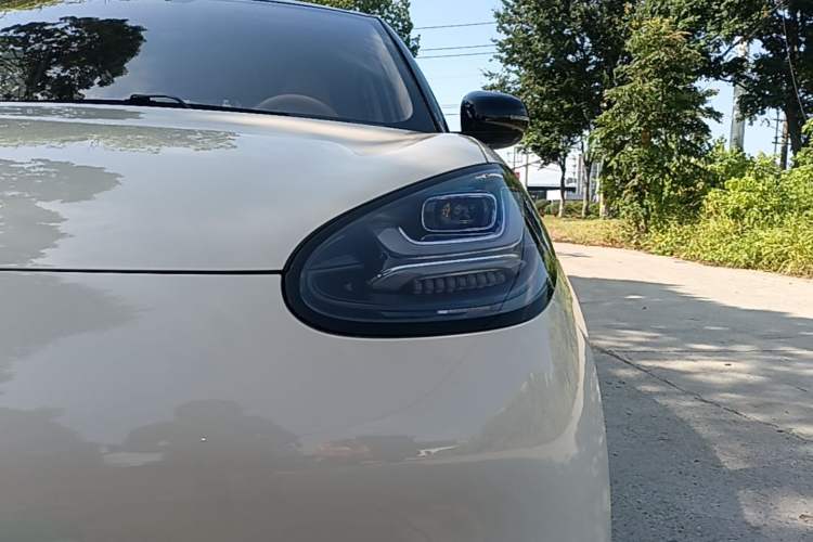 Used Wuling Bingo 2025 333 km Lingxi Connected Version Left Front Headlight