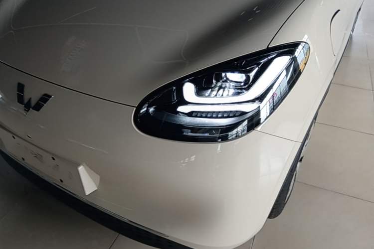 Used Wuling Bingo 2025 333 km Lingxi Deluxe Edition Left Front Headlight