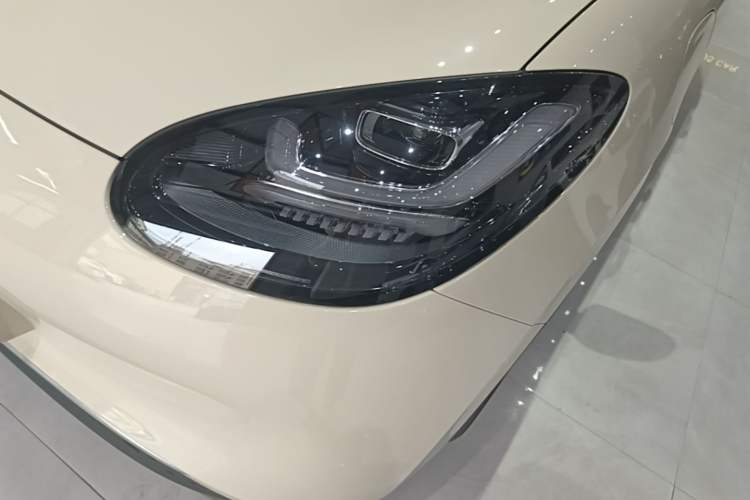 Used Wuling Bingo 2025 333 km Lingxi Deluxe Edition Left Front Headlight