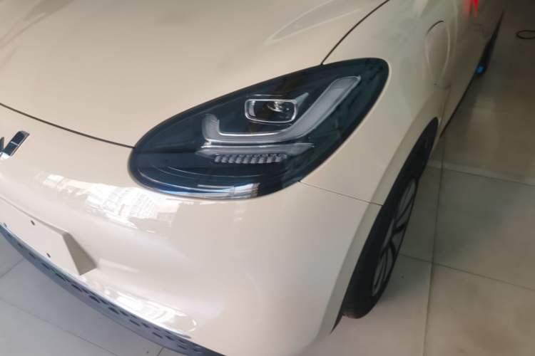 Used Wuling Bingo 2025 333 km Lingxi Connected Version Left Front Headlight