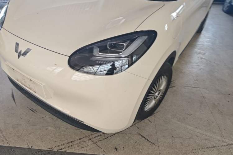 Used Wuling Bingo 2025 333 km Lingxi Connected Version Left Front Headlight