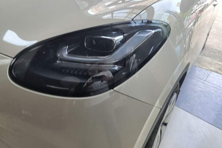 Used Wuling Bingo 2025 333 km Lingxi Connected Version Left Front Headlight
