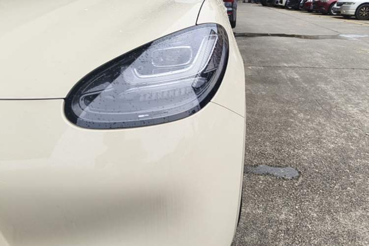 Used Wuling Bingo 2025 333 km Lingxi Connected Version Left Front Headlight