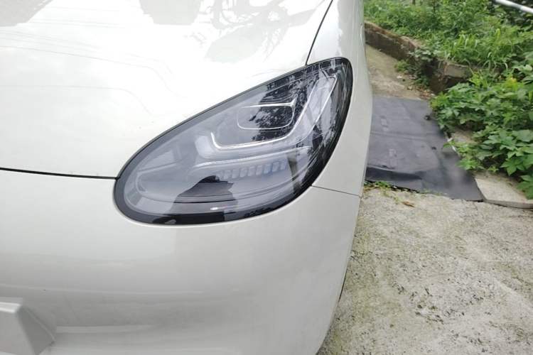 Used Wuling Bingo 2025 333 km Lingxi Connected Version Left Front Headlight