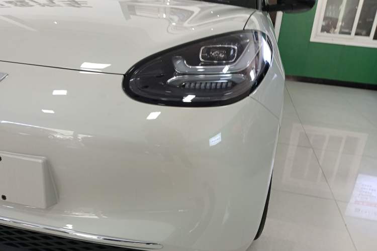 Used Wuling Bingo 2025 333 km Lingxi Connected Version Left Front Headlight