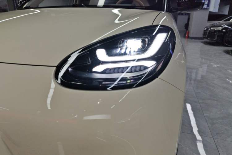Used Wuling Bingo 2025 333 km Lingxi Connected Version Left Front Headlight