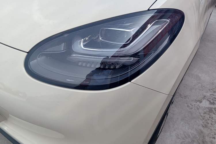 Used Wuling Bingo 2025 333 km Lingxi Deluxe Edition Left Front Headlight