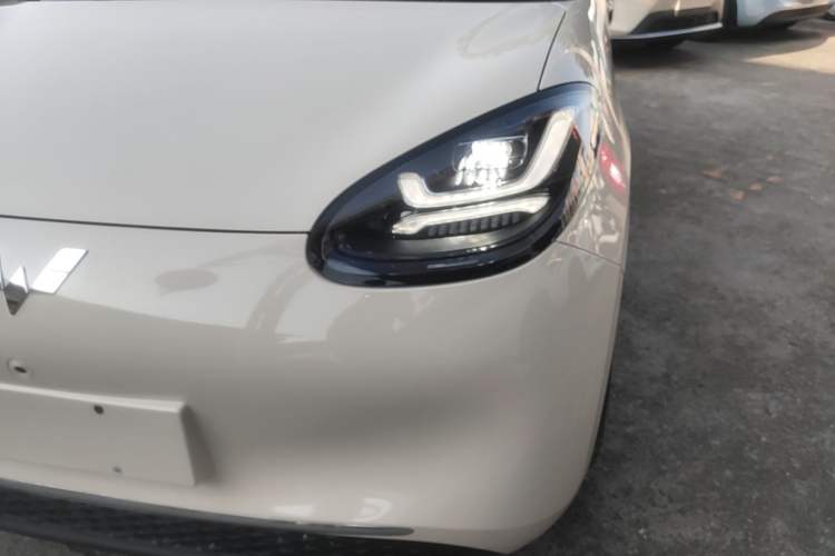 Used Wuling Bingo 2025 410 km Lingxi Deluxe Edition Left Front Headlight