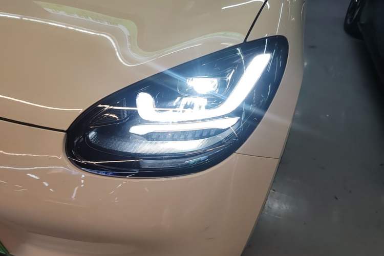 Used Wuling Bingo 2025 410 km Lingxi Deluxe Edition Left Front Headlight