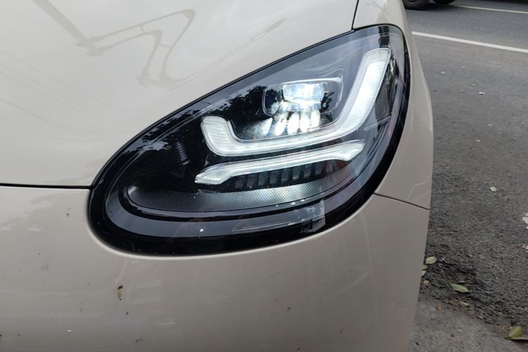 Used Wuling Bingo 2025 333 km Lingxi Connected Version Left Front Headlight