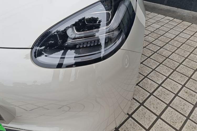 Used Wuling Bingo 2025 333 km Lingxi Connected Version Left Front Headlight