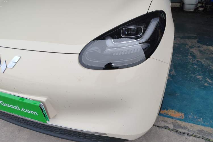 Used Wuling Bingo 2025 333 km Lingxi Connected Version Left Front Headlight