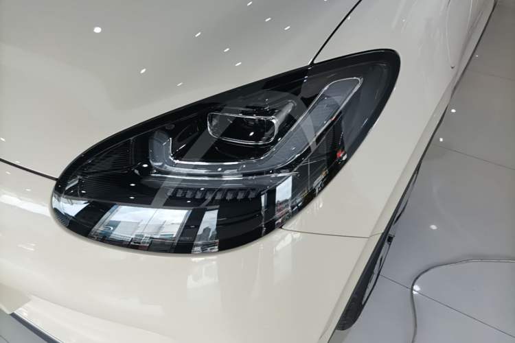 Used Wuling Bingo 2025 410 km Lingxi Deluxe Edition Left Front Headlight