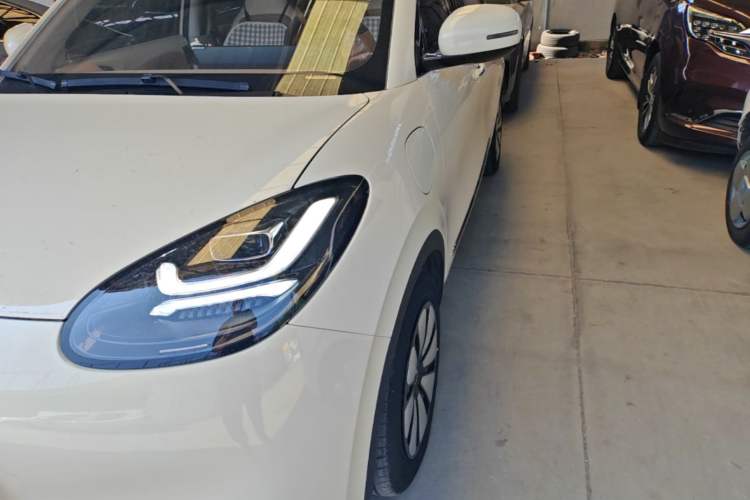 Used Wuling Bingo 2025 333 km Lingxi Connected Version Left Front Headlight