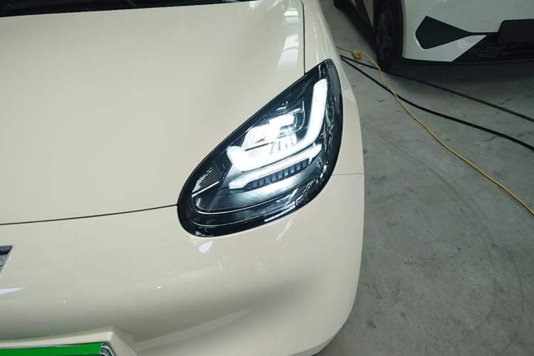 Used Wuling Bingo 2025 410 km Lingxi Deluxe Edition Left Front Headlight
