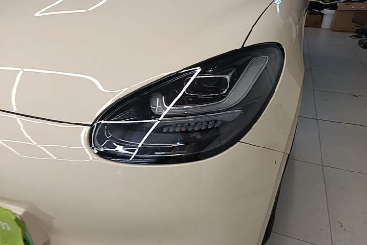 Used Wuling Bingo 2025 333 km Lingxi Connected Version Left Front Headlight