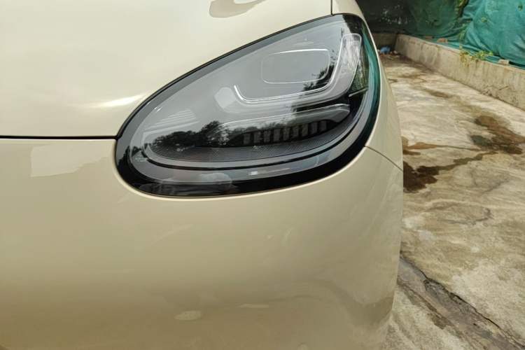 Used Wuling Bingo 2025 333 km Lingxi Connected Version Left Front Headlight