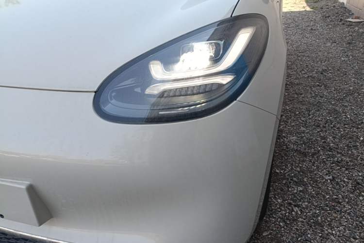 Used Wuling Bingo 2025 333 km Lingxi Connected Version Left Front Headlight